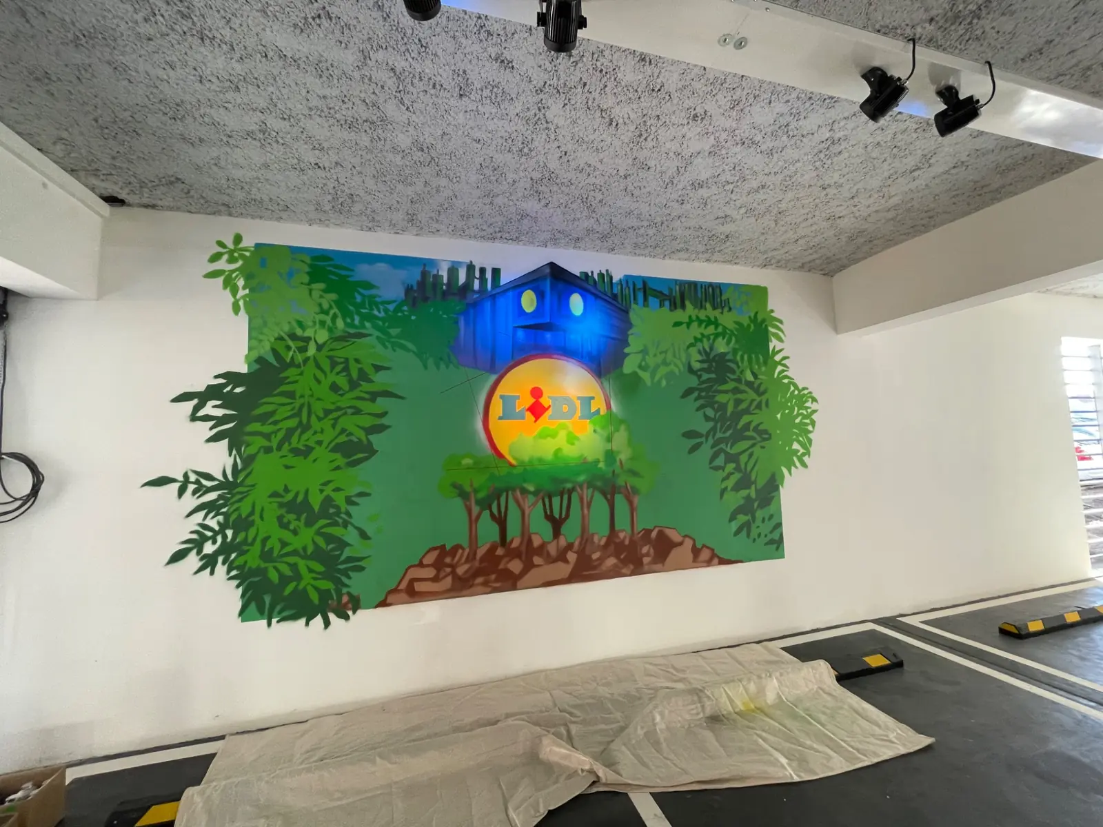 Nature en ville, fresque murale de MAS GRAFFITI — Lidl · Lormont